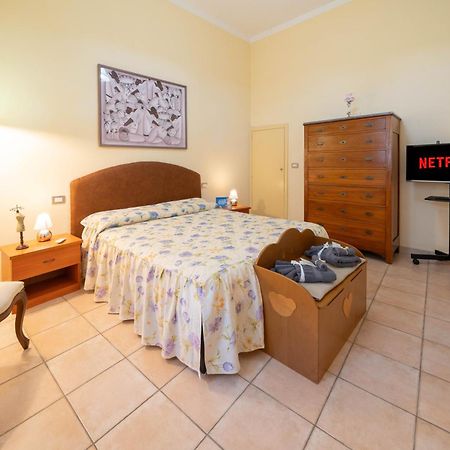 Nel Cuore Della Cittadina Termale Maison M&V Appartement Montecatini Terme Buitenkant foto